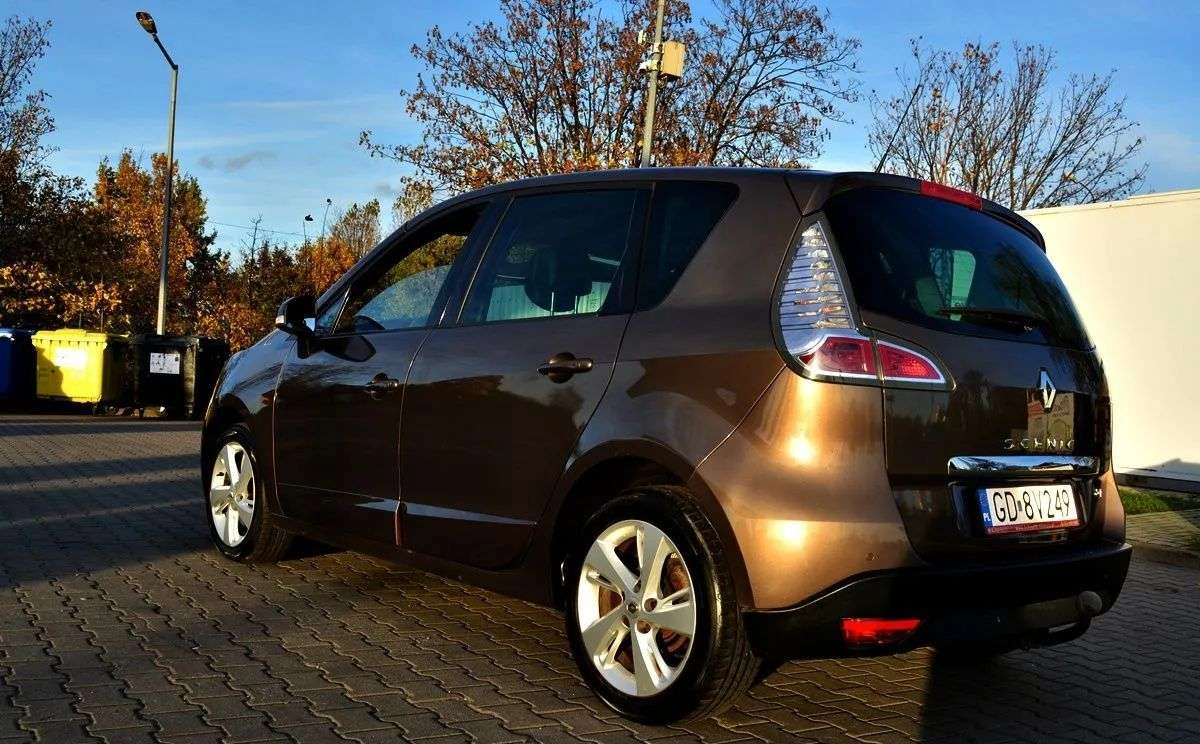 Renault Scenic - Zdjęcie 23