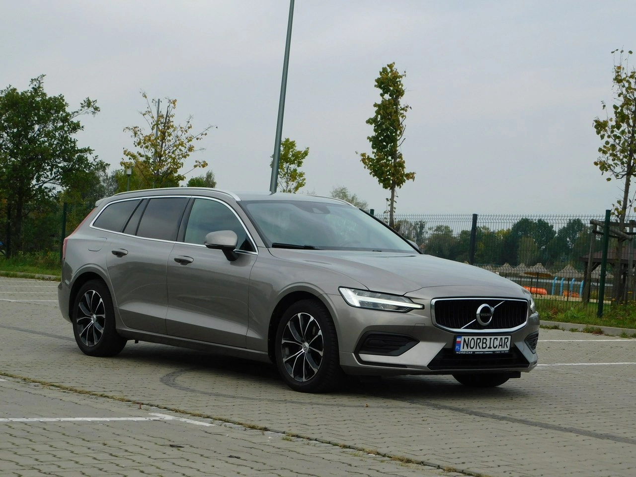 Volvo V60 - Zdjęcie 2