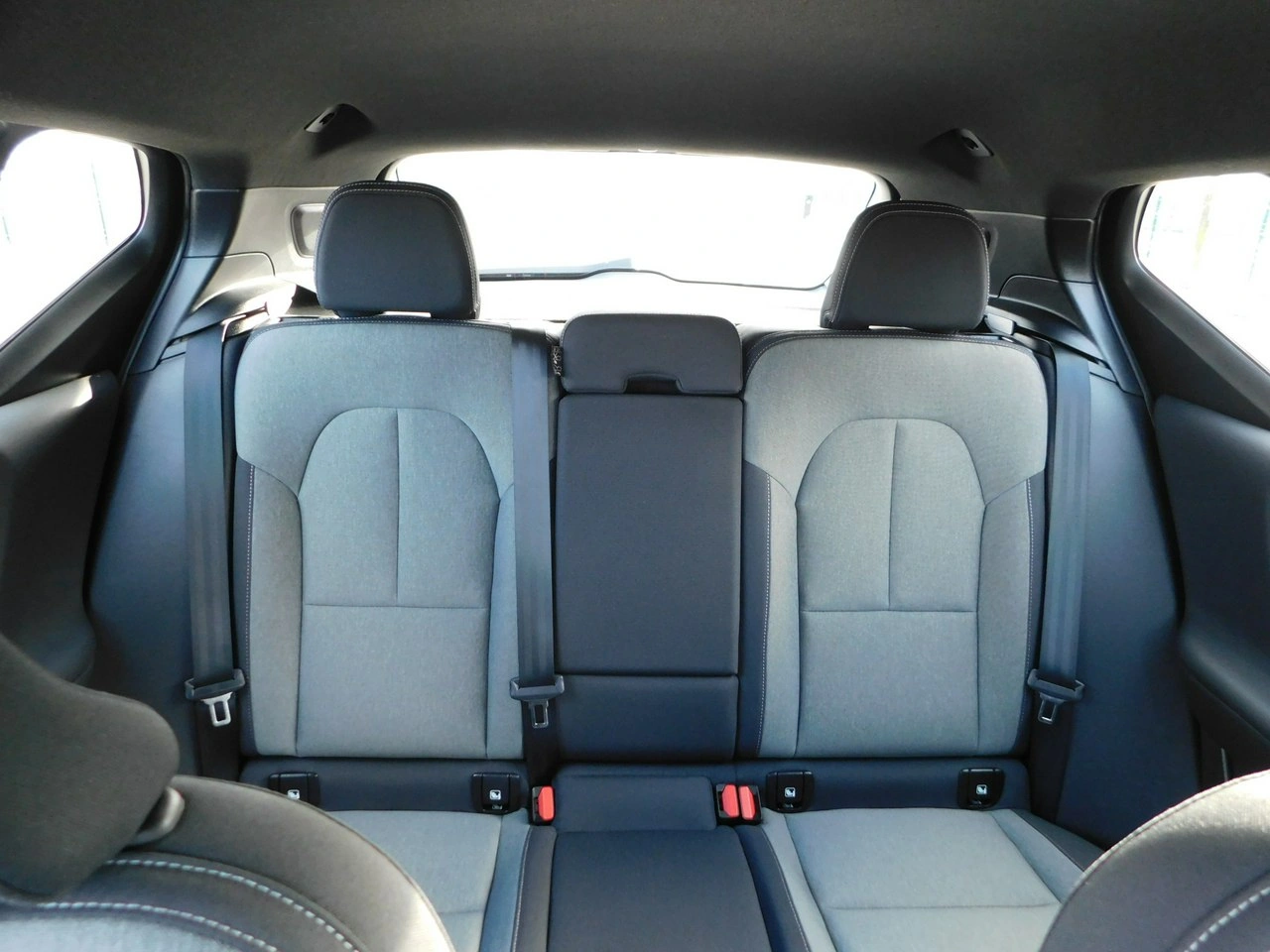 Volvo XC 40 - Zdjęcie 9