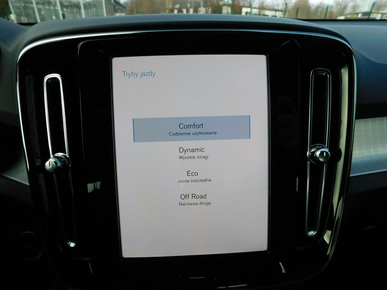 Volvo XC 40 - Zdjęcie 16