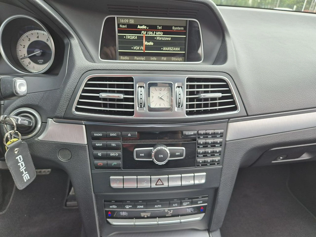 Mercedes E 200 - Zdjęcie 30