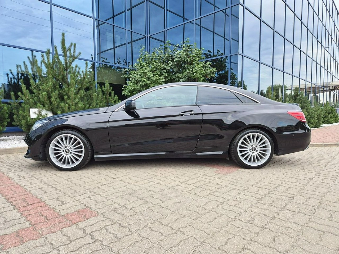 Mercedes E 200 - Zdjęcie 3
