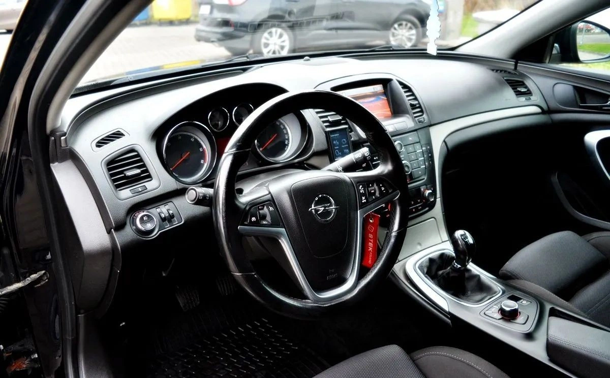 Opel Insignia - Zdjęcie 12