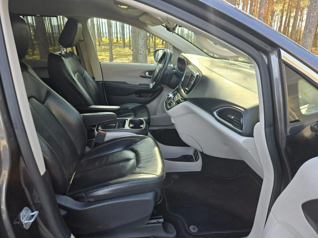 Chrysler Pacifica - Zdjęcie 12