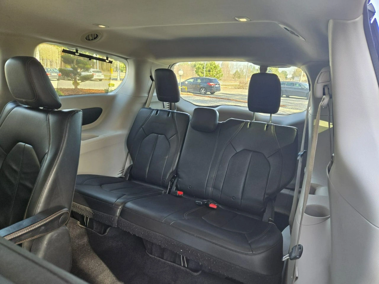 Chrysler Pacifica - Zdjęcie 13