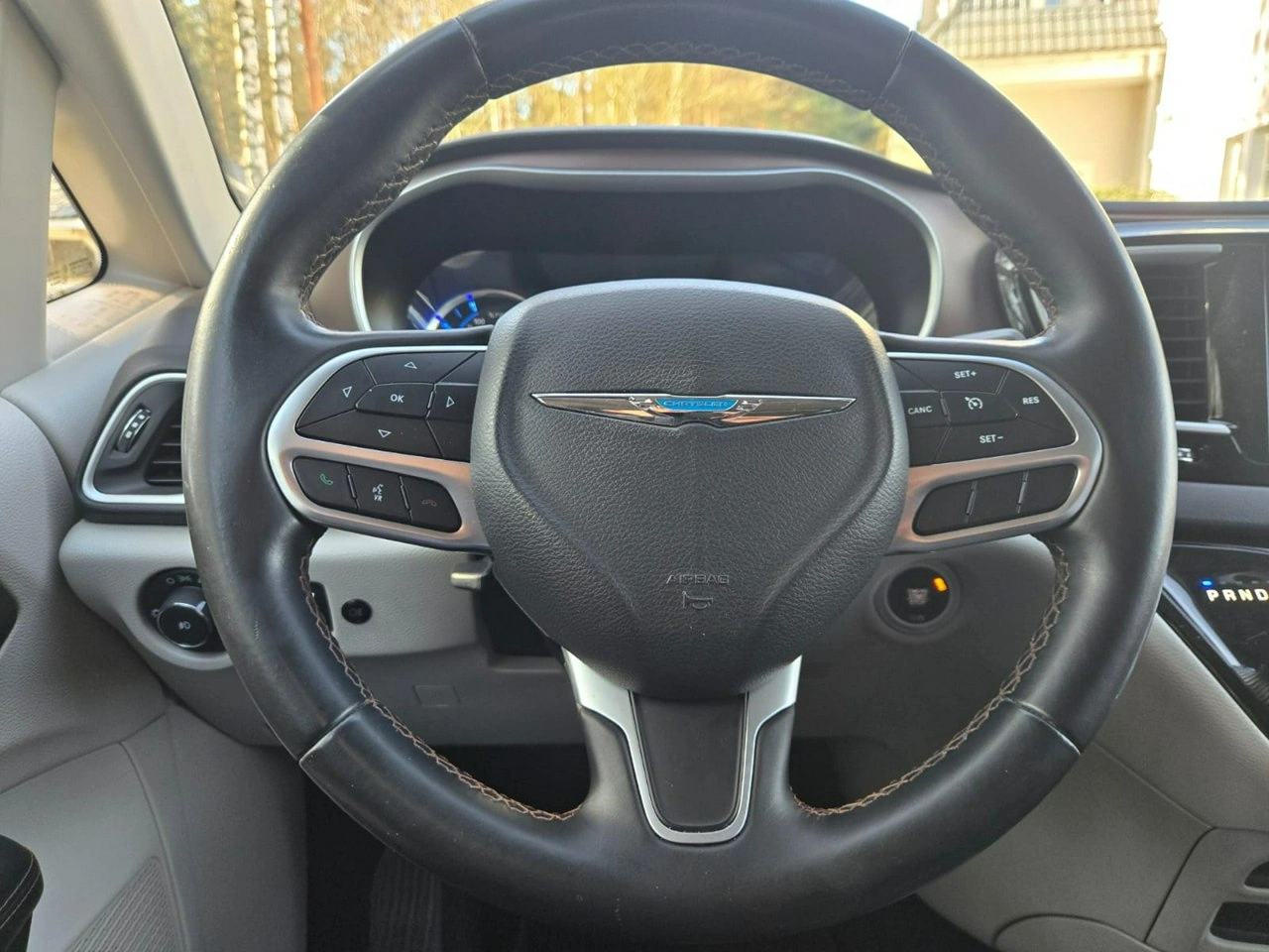 Chrysler Pacifica - Zdjęcie 18