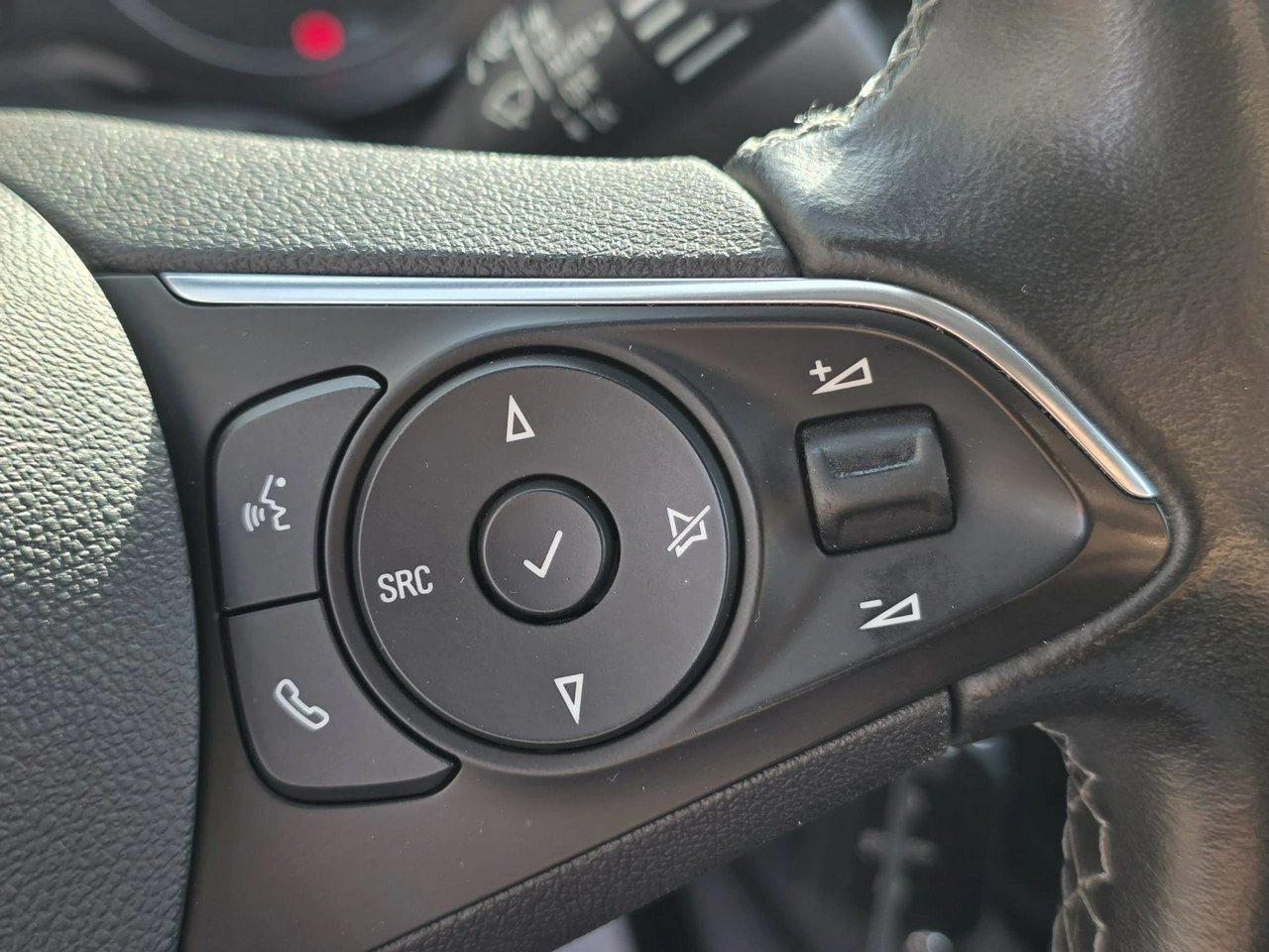 Opel Crossland X - Zdjęcie 13