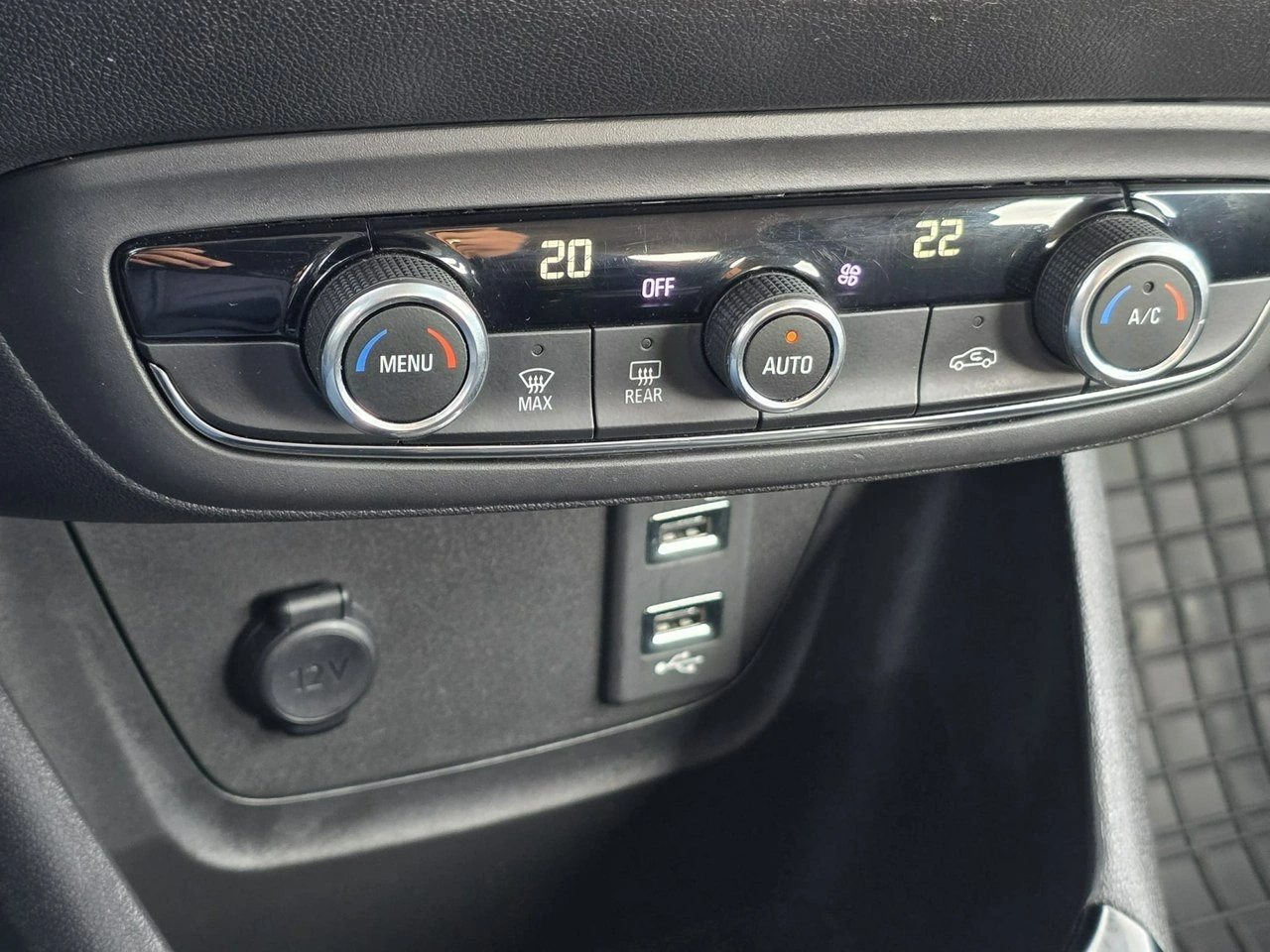 Opel Crossland X - Zdjęcie 14