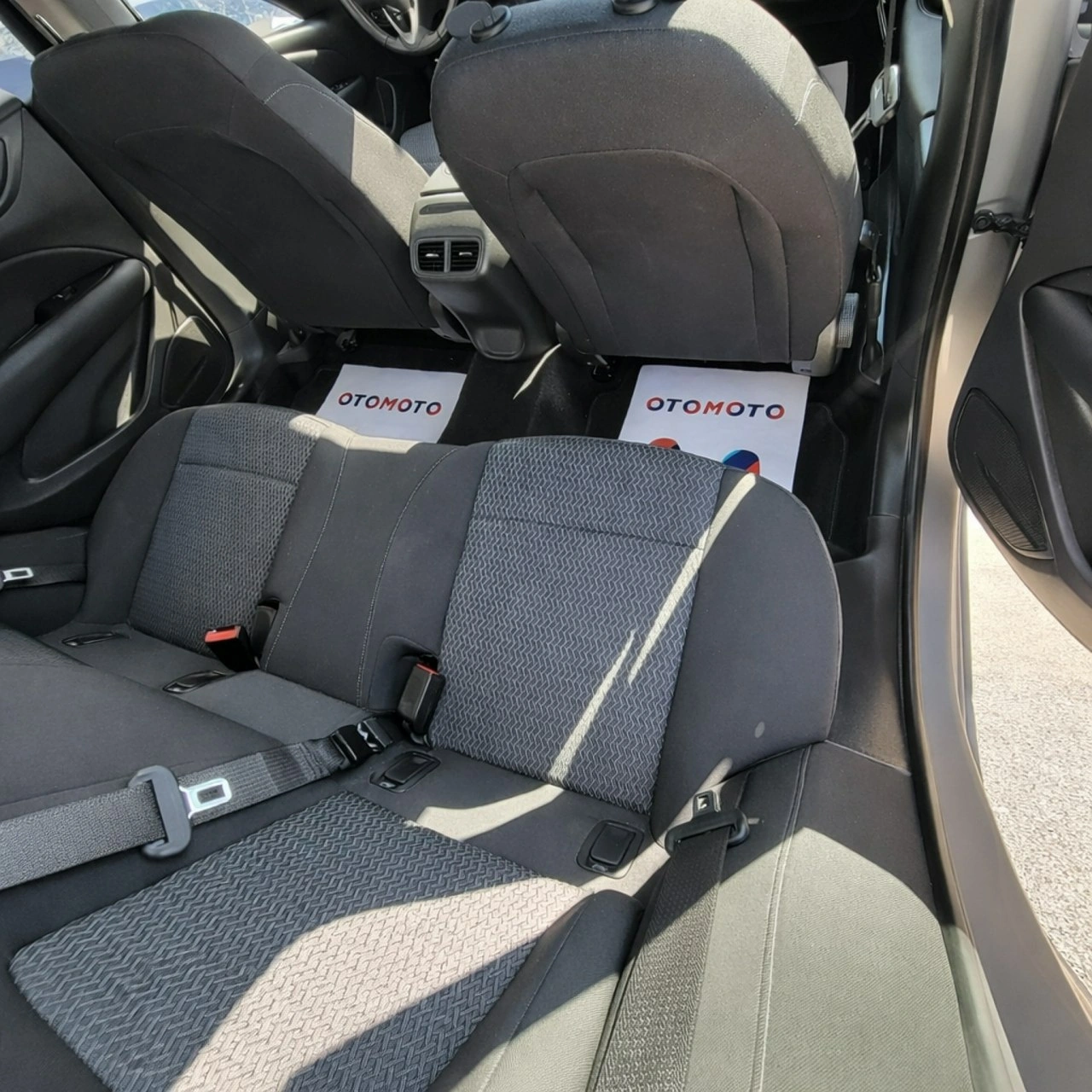 Opel Insignia - Zdjęcie 11