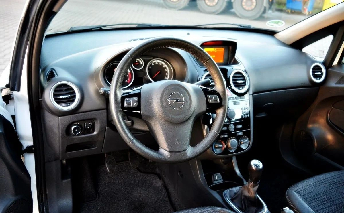 Opel Corsa - Zdjęcie 5