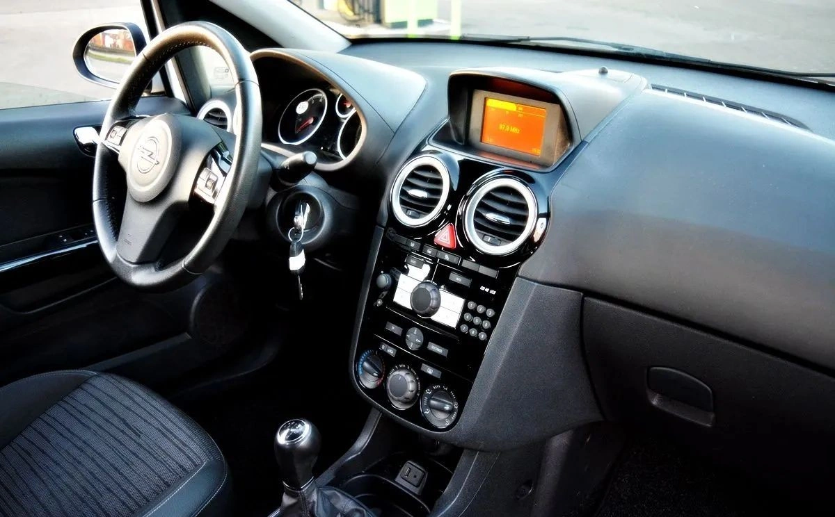 Opel Corsa - Zdjęcie 7