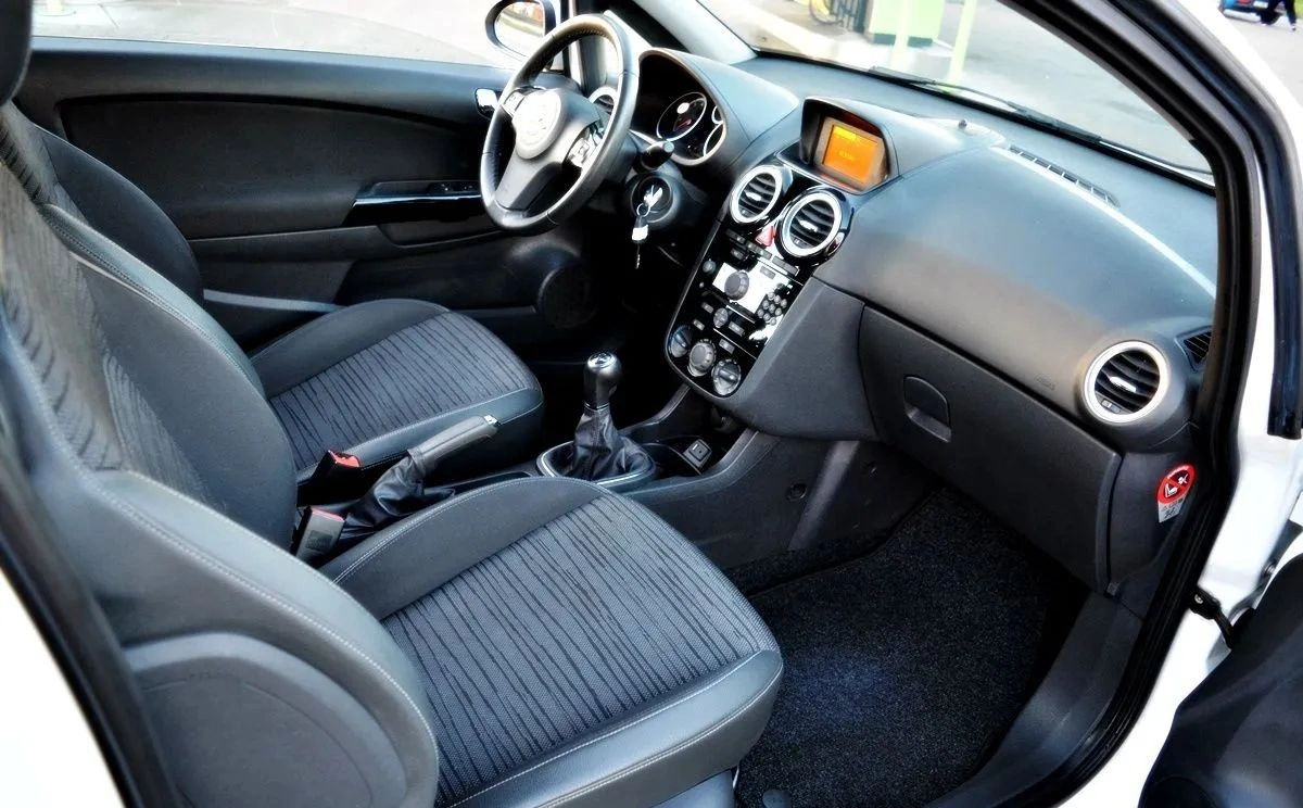 Opel Corsa - Zdjęcie 17