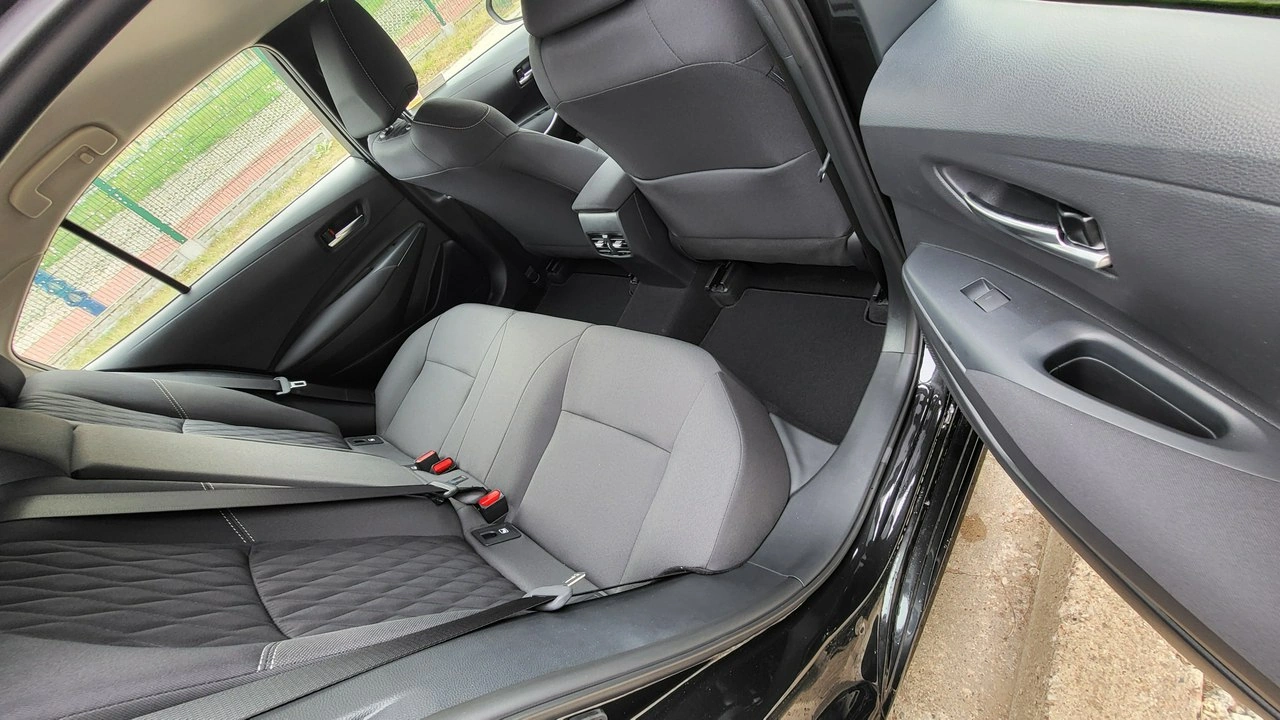 Toyota Corolla - Zdjęcie 19