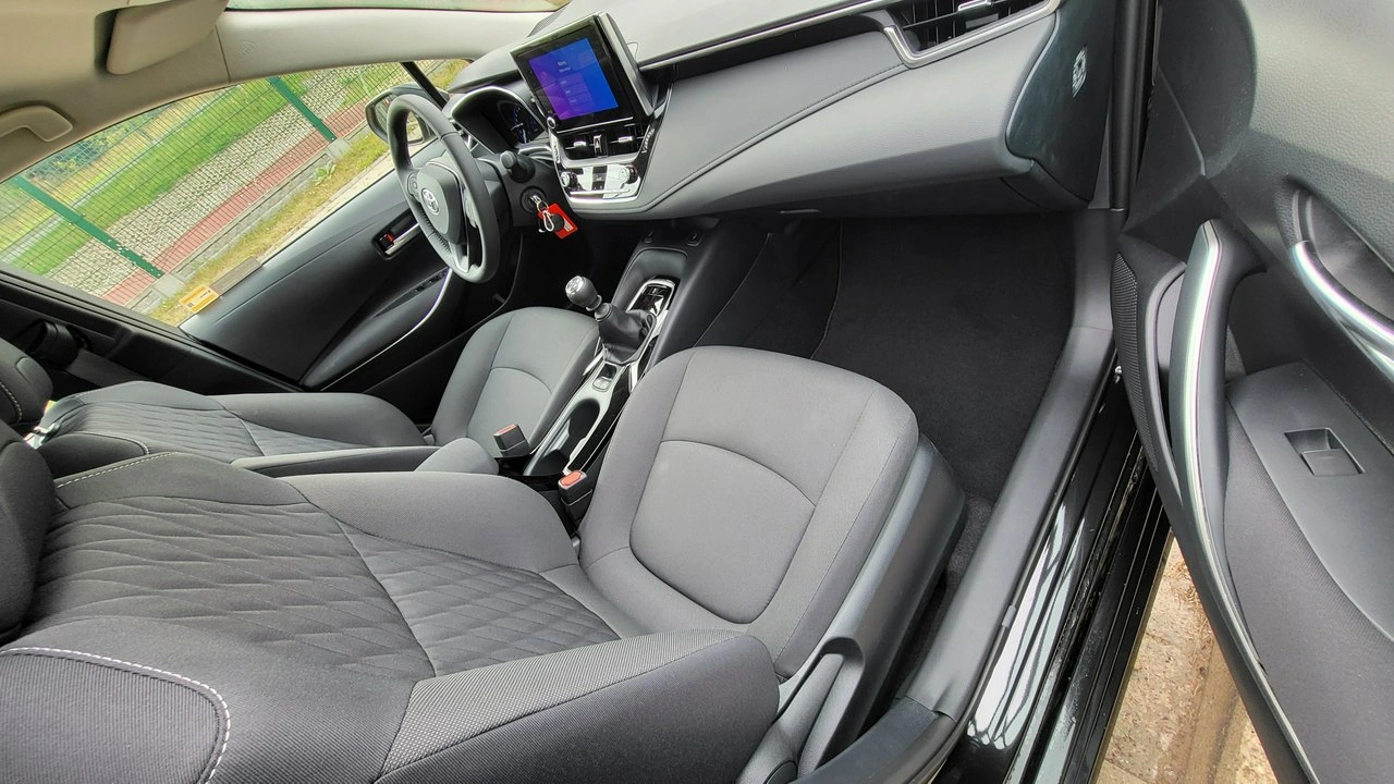 Toyota Corolla - Zdjęcie 19