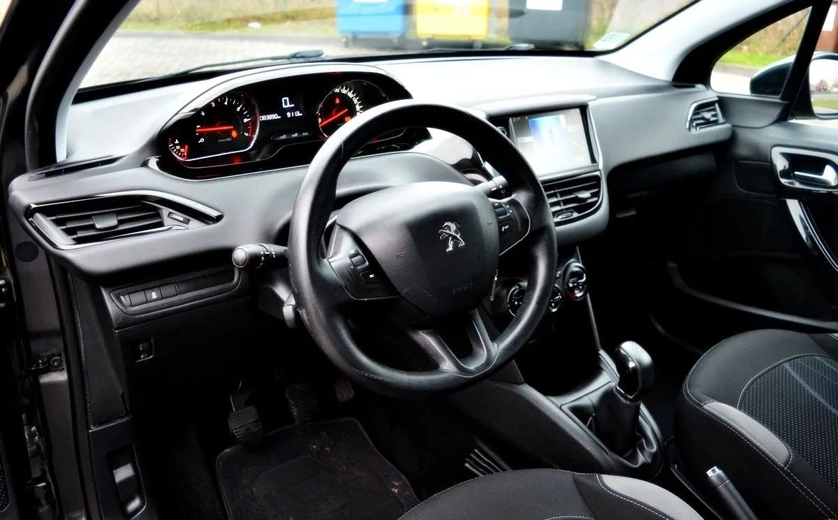 Peugeot 208 - Zdjęcie 2