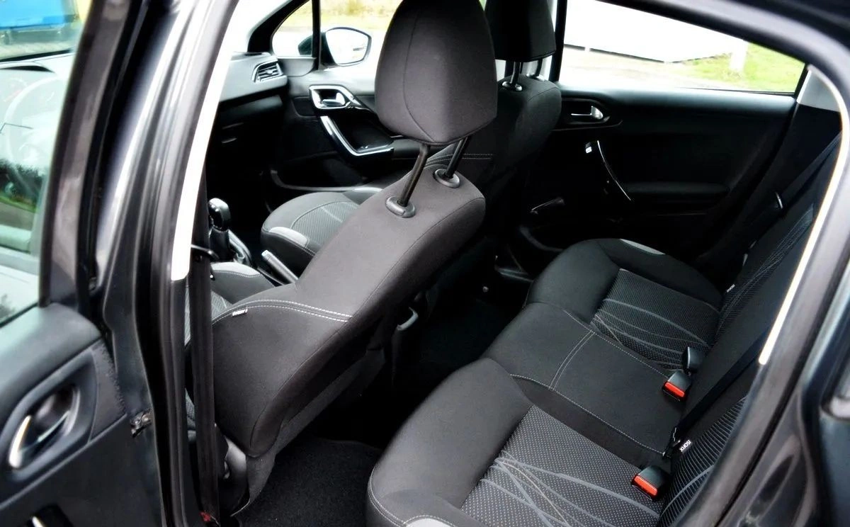 Peugeot 208 - Zdjęcie 5