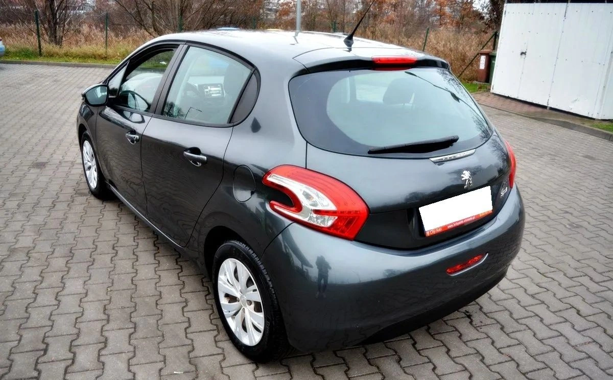 Peugeot 208 - Zdjęcie 11