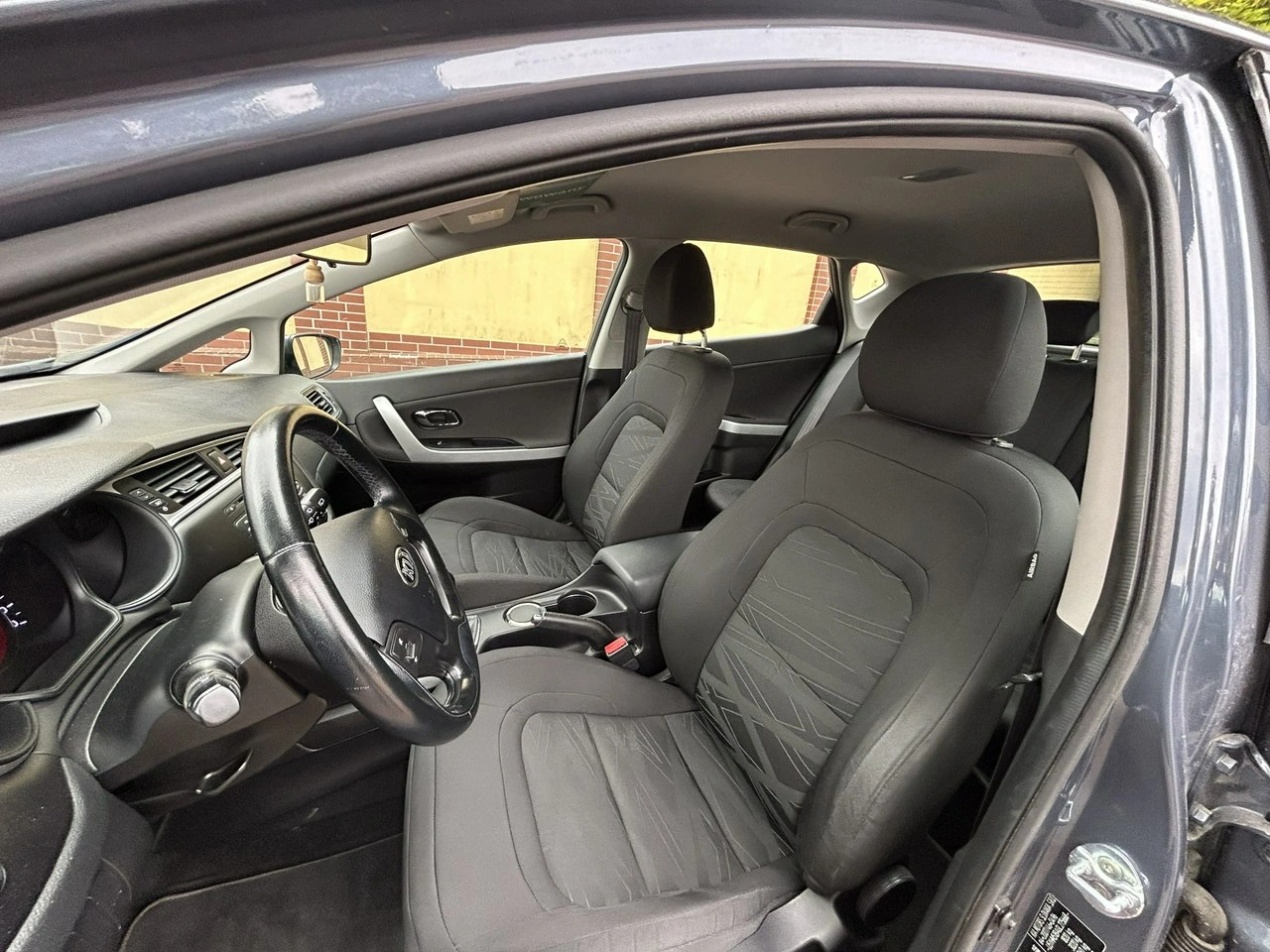 Kia Ceed - Zdjęcie 9