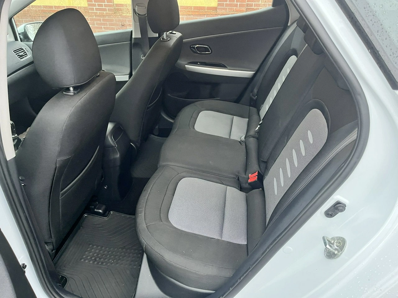 Kia Ceed - Zdjęcie 12