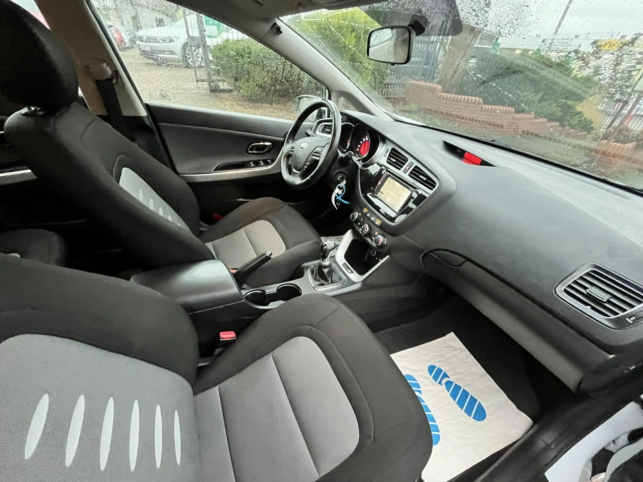 Kia Ceed - Zdjęcie 8