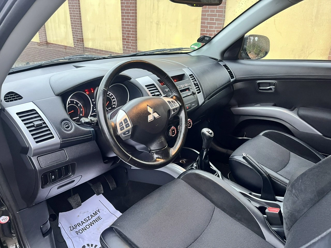 Mitsubishi Outlander - Zdjęcie 7