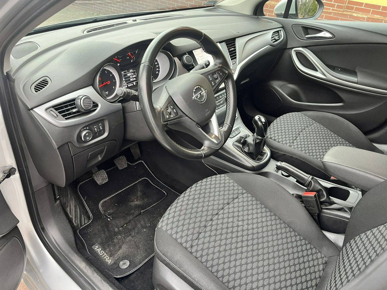 Opel Astra - Zdjęcie 8