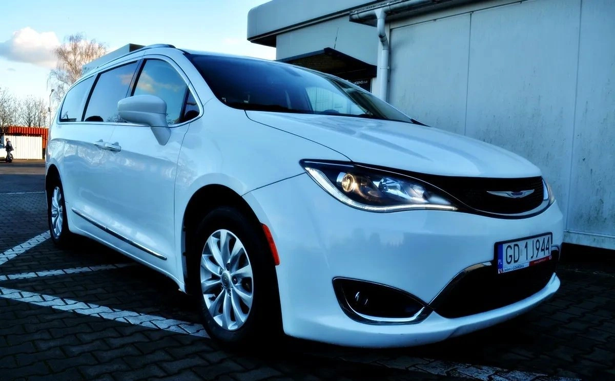 Chrysler Pacifica - Zdjęcie 2