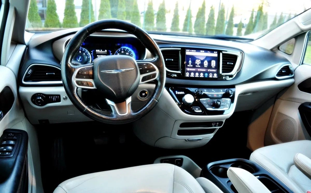 Chrysler Pacifica - Zdjęcie 5