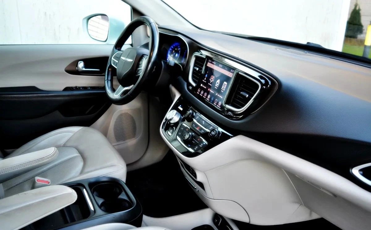 Chrysler Pacifica - Zdjęcie 6