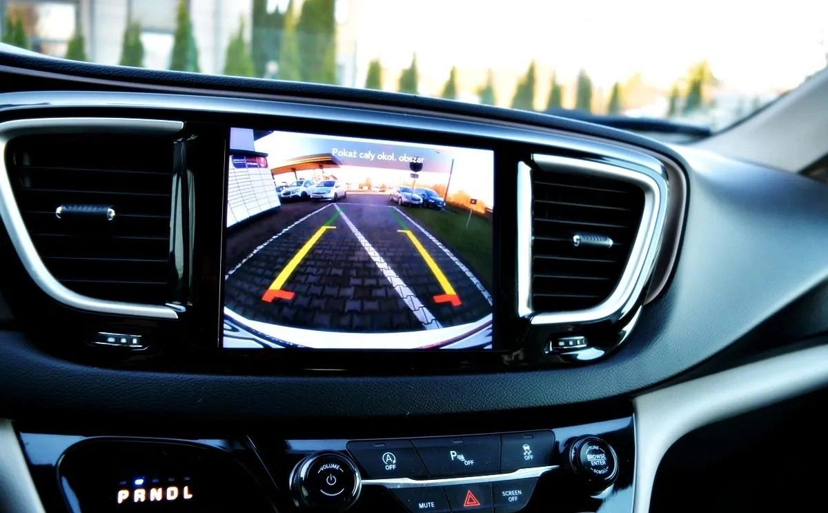 Chrysler Pacifica - Zdjęcie 10