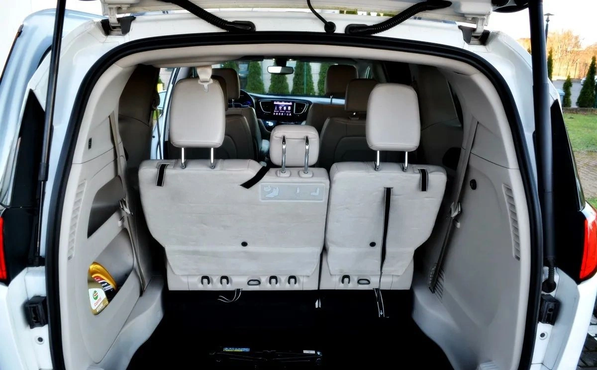 Chrysler Pacifica - Zdjęcie 15