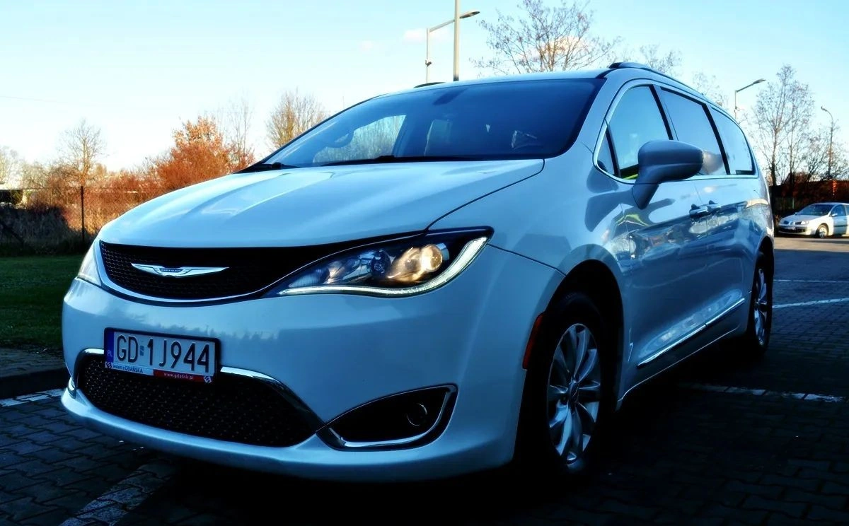 Chrysler Pacifica - Zdjęcie 17