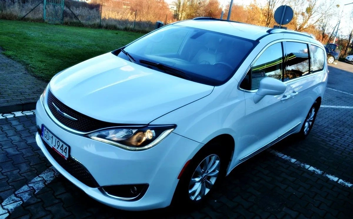 Chrysler Pacifica - Zdjęcie 18