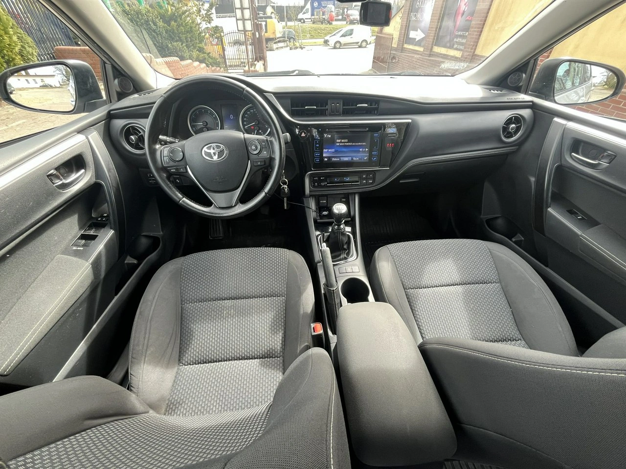 Toyota Corolla - Zdjęcie 9