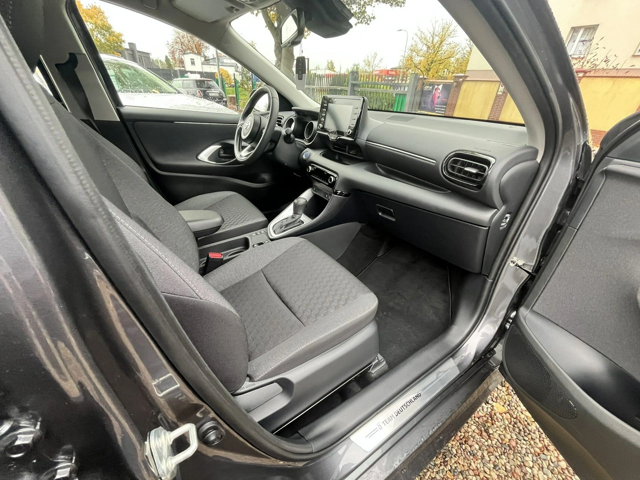 Toyota Yaris - Zdjęcie 13