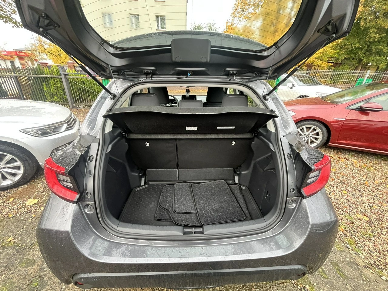 Toyota Yaris - Zdjęcie 16