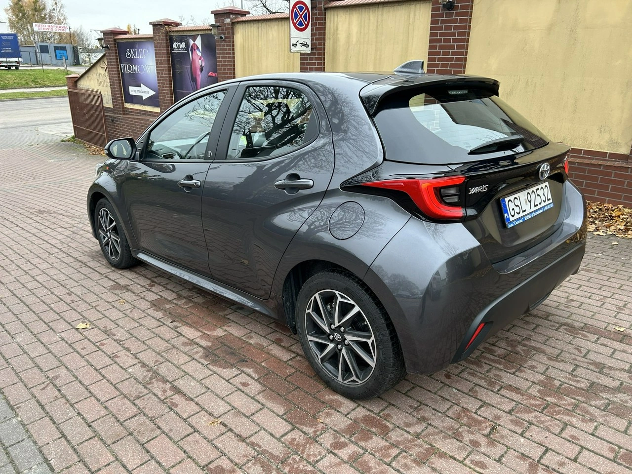 Toyota Yaris - Zdjęcie 7