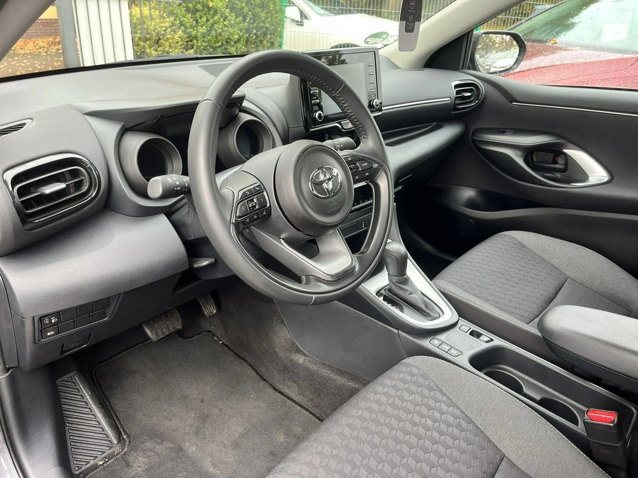 Toyota Yaris - Zdjęcie 8