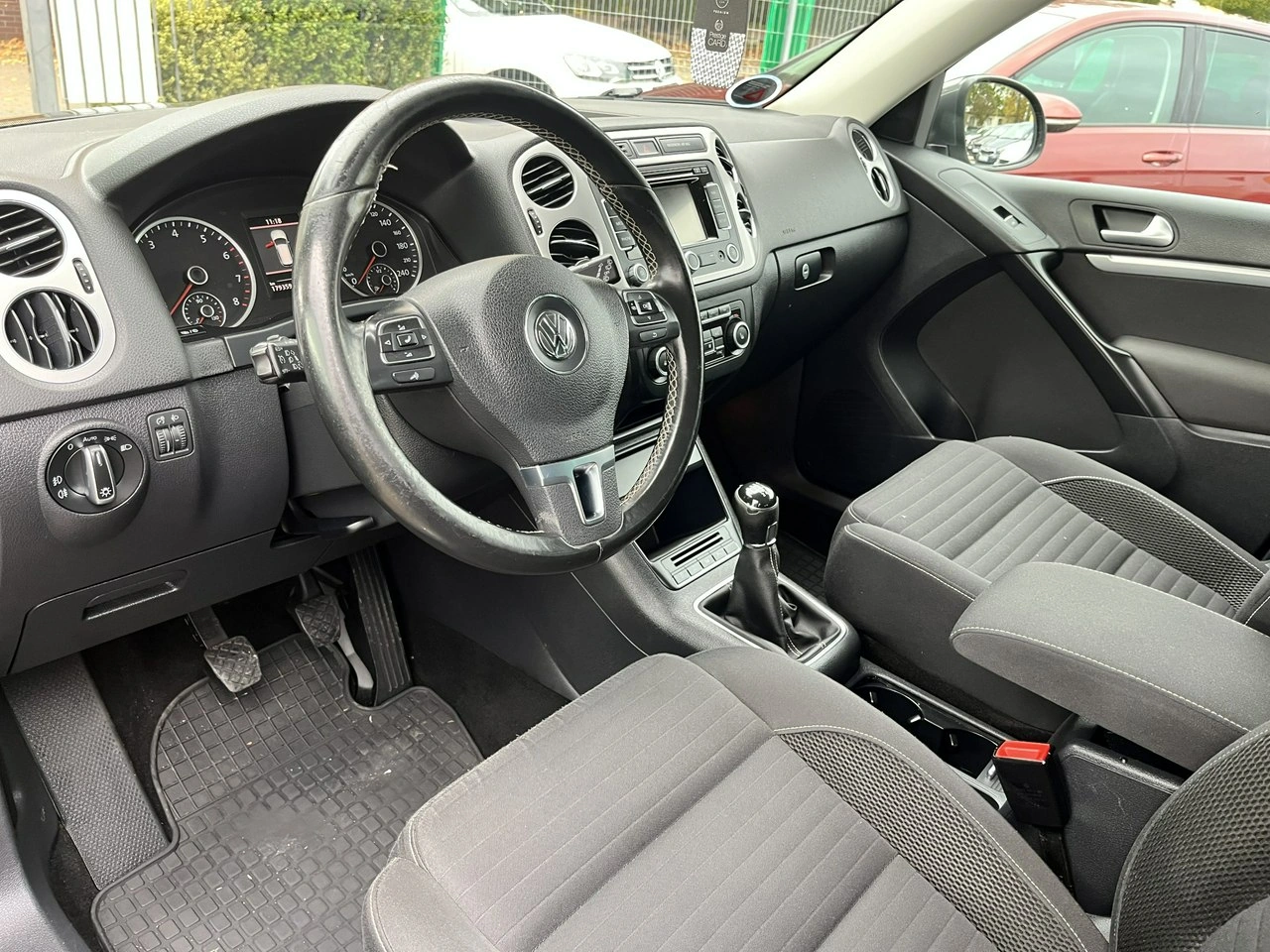 Volkswagen Tiguan - Zdjęcie 8