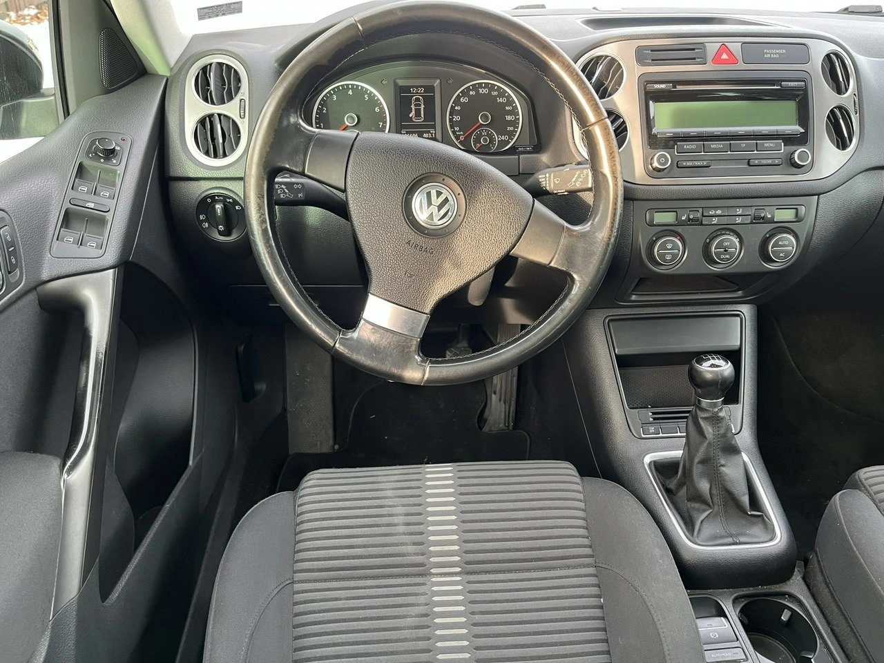 Volkswagen Tiguan - Zdjęcie 9