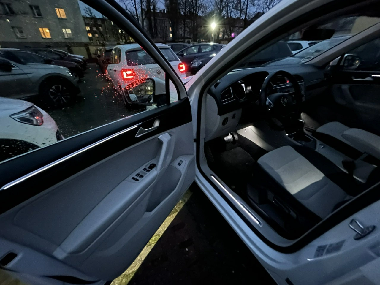 Volkswagen Tiguan - Zdjęcie 13