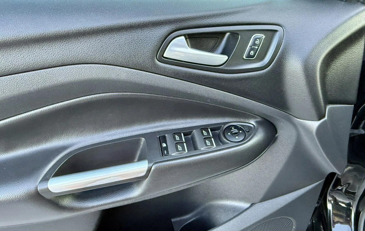 Ford Kuga - Zdjęcie 32