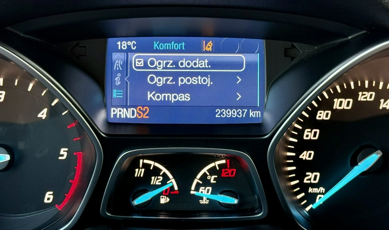 Ford Kuga - Zdjęcie 28