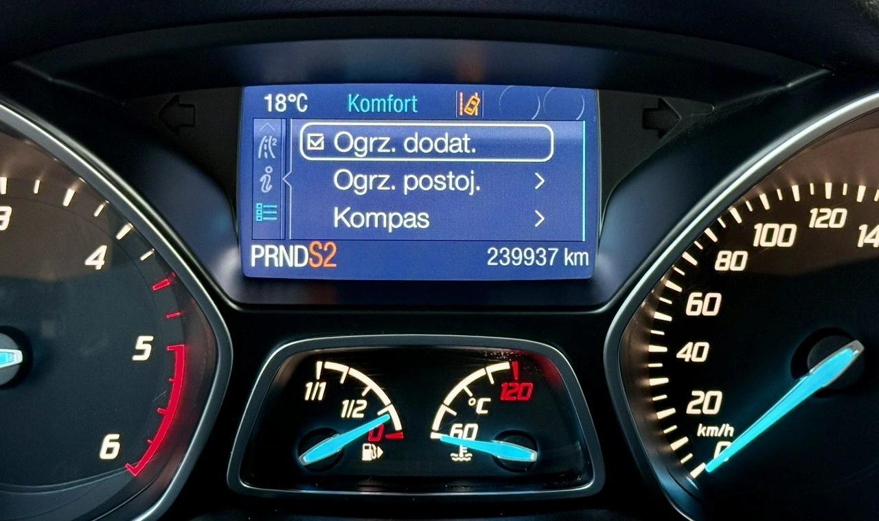 Ford Kuga - Zdjęcie 28