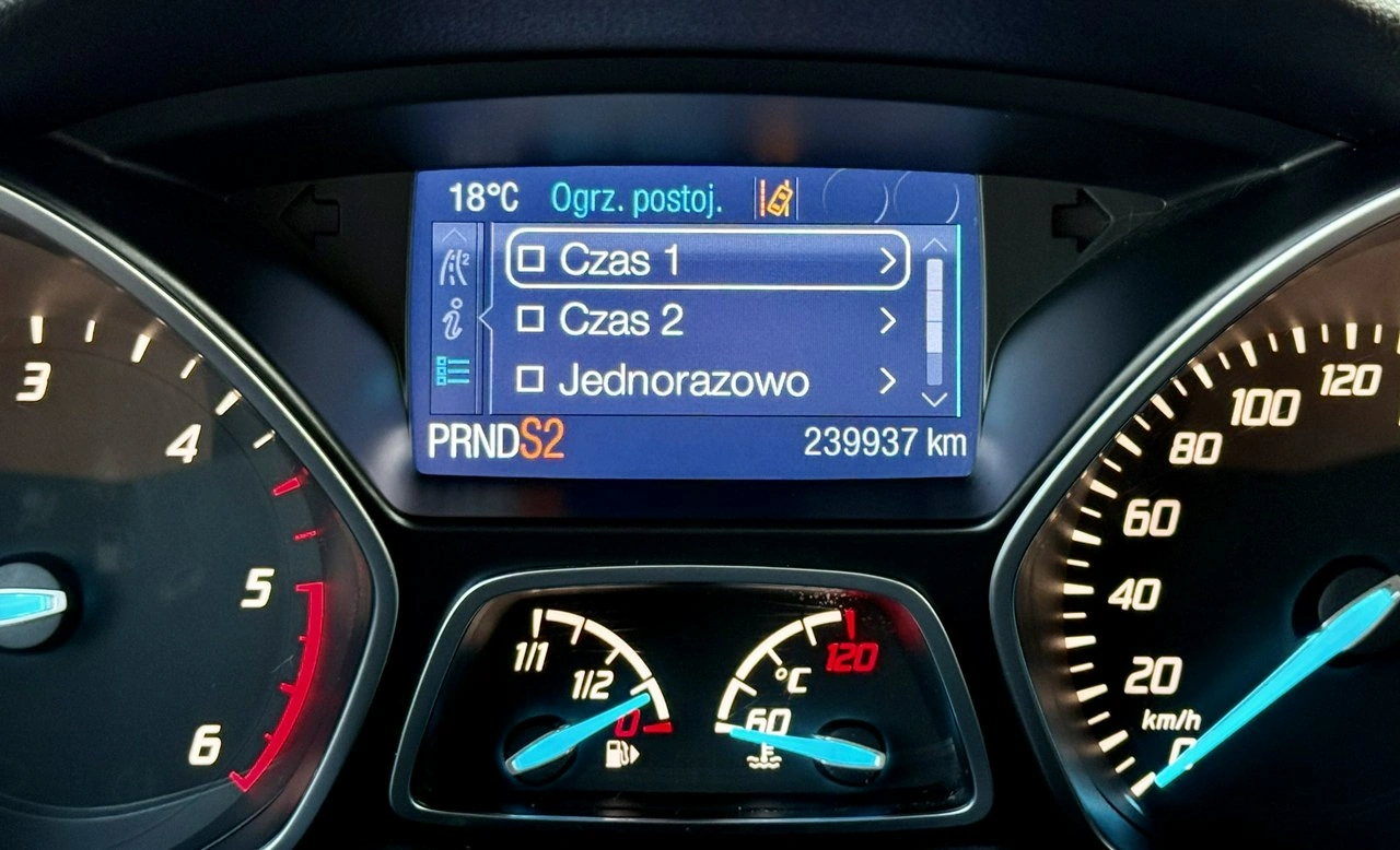 Ford Kuga - Zdjęcie 29