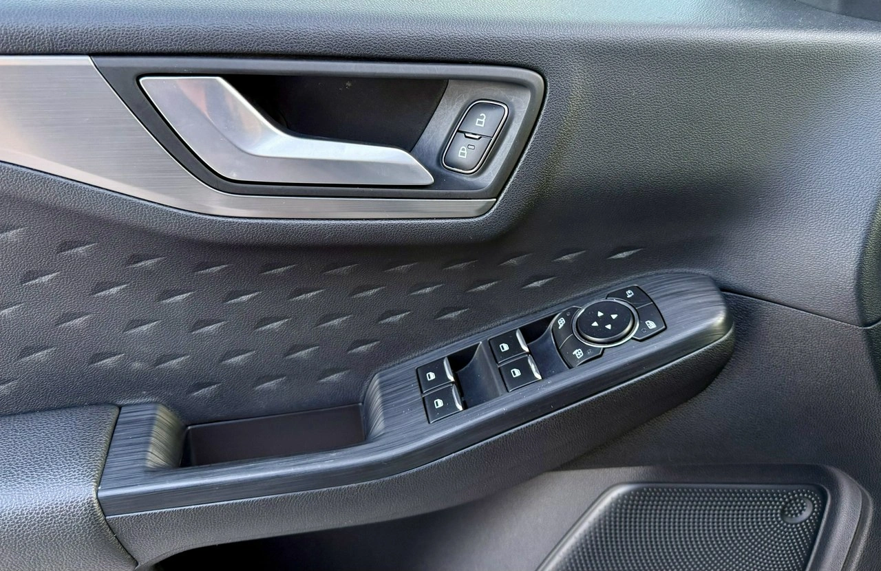 Ford Kuga - Zdjęcie 29