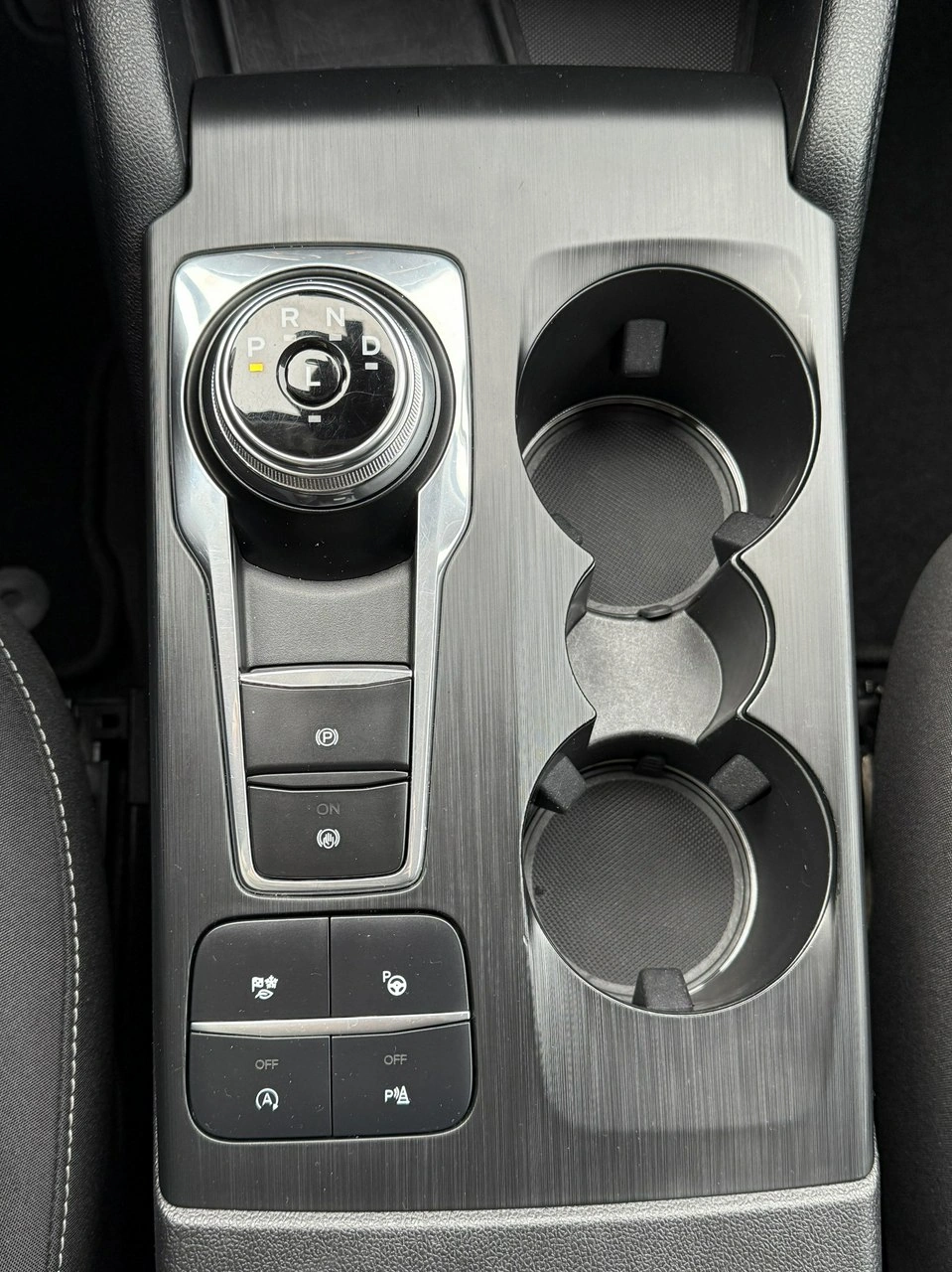 Ford Kuga - Zdjęcie 15