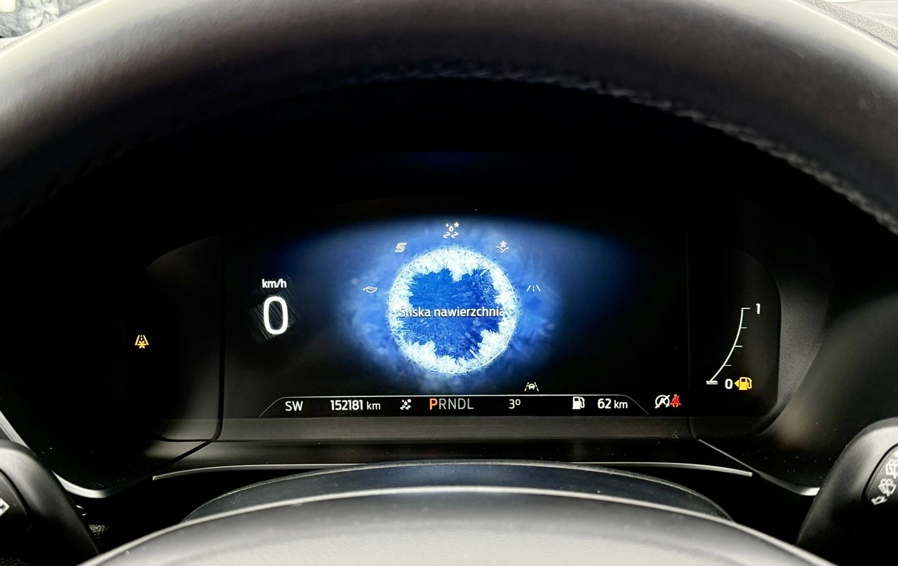 Ford Kuga - Zdjęcie 17