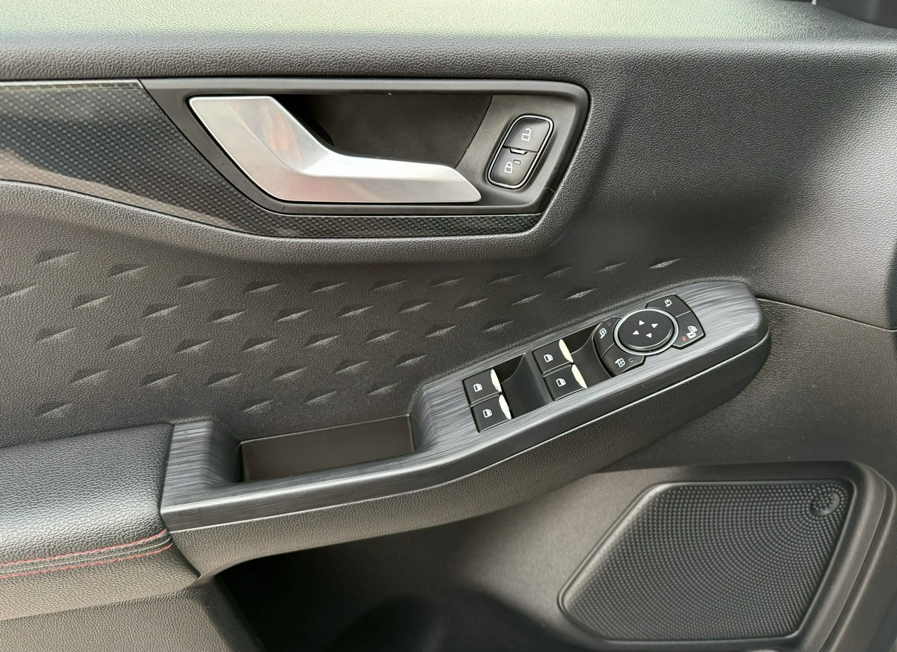 Ford Kuga - Zdjęcie 36