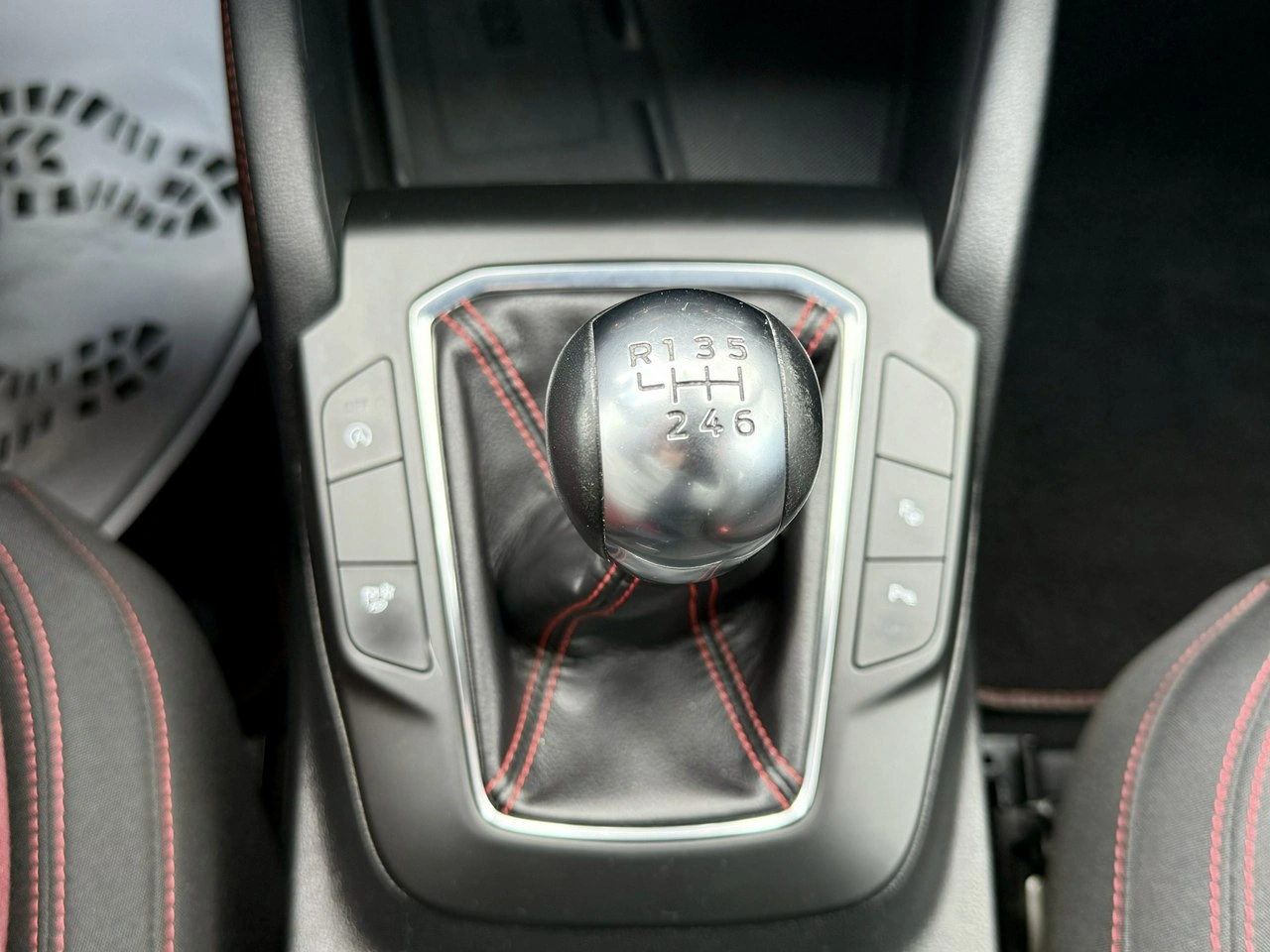 Ford Kuga - Zdjęcie 33